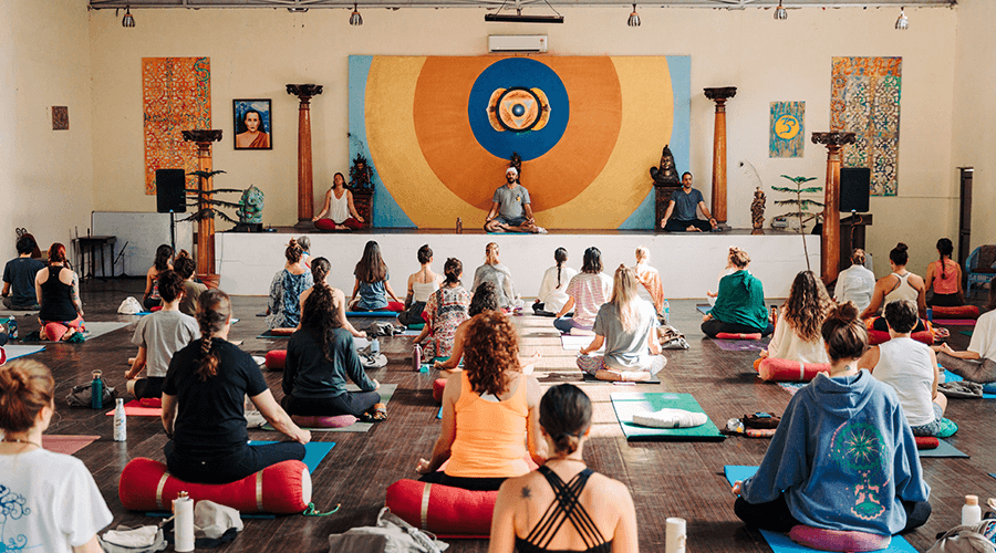 best yoga school in rishikesh